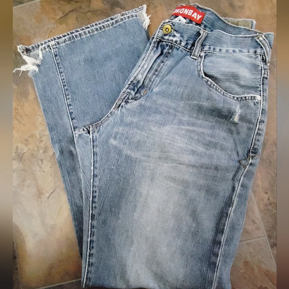 UNIONBAY Light Blue Distressed Jeans Size 32 X 32